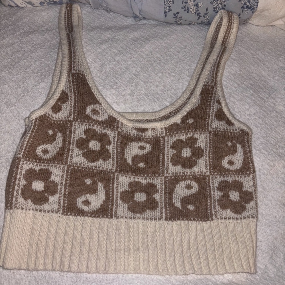 American Eagle Outfitters Women's Beige Sweater
